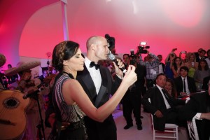 Laura Pausini canta con Edoardo Ponti, figlio di Sophia Loren