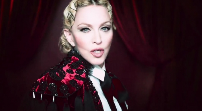 Madonna torera per il video di “Living For Love”