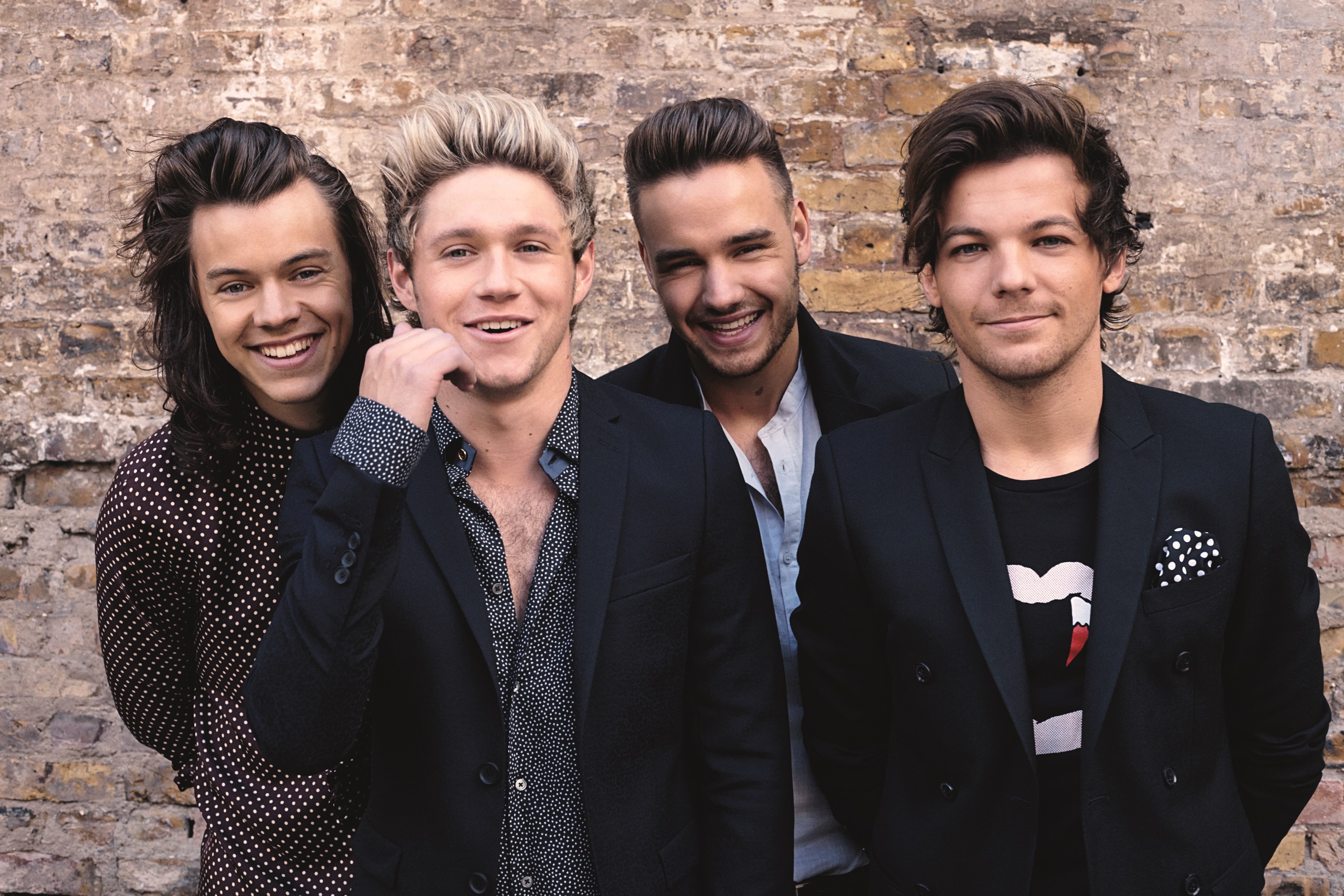 5 февраля мужчина. Группа one Direction 2015. Группа one Direction 2021. One Direction Певцы. One Direction 2015 участники.