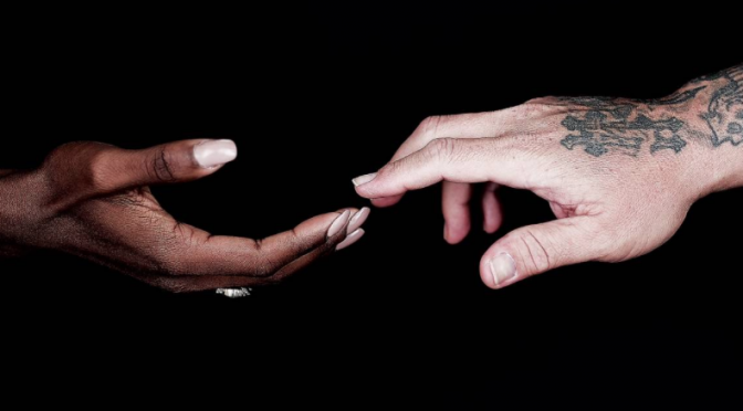 “Hands”: il mondo del Pop per le vittime di Orlando
