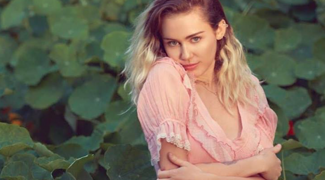 Malibu, Miley Cyrus si riscopre Santa Maria Goretti